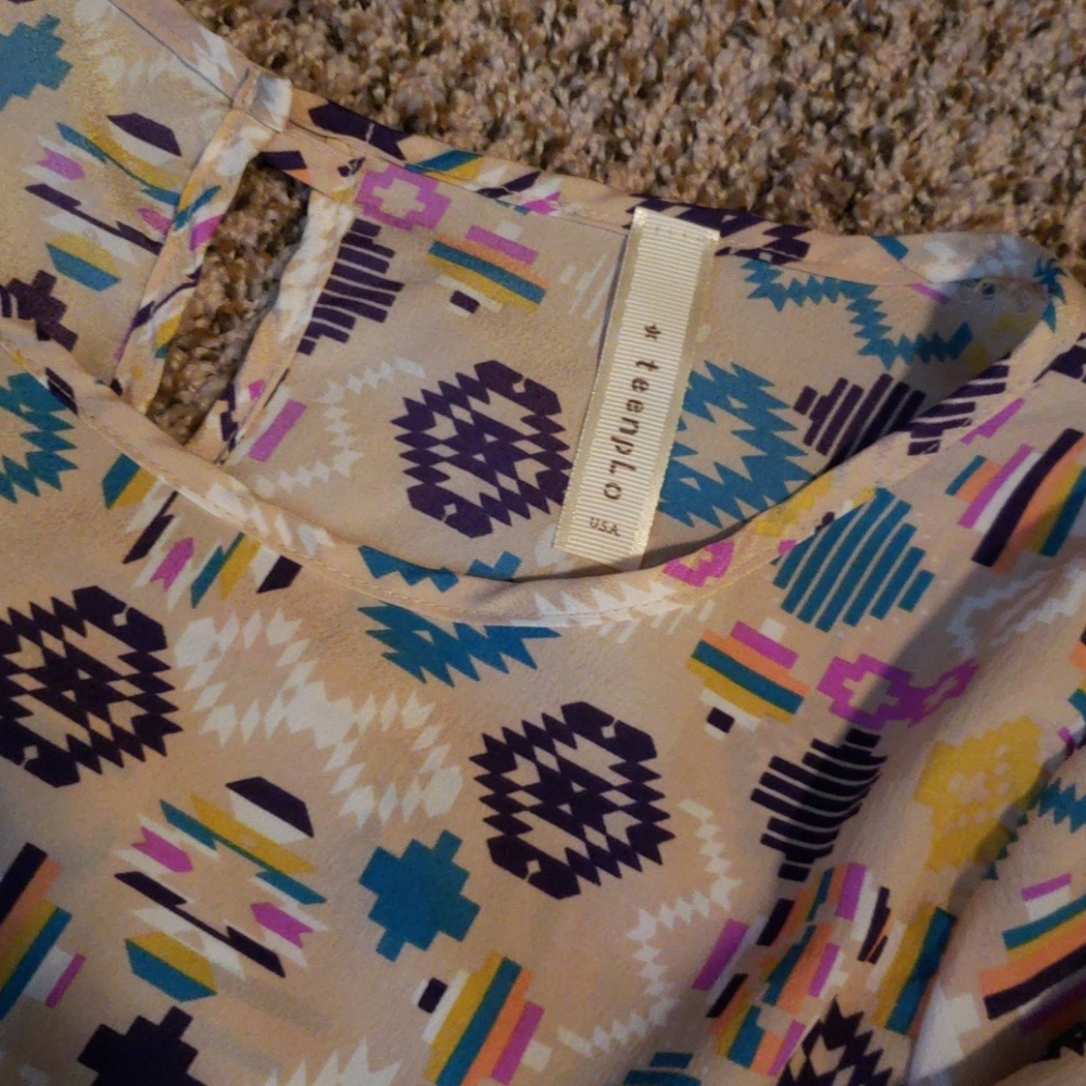 Aztec Top - Picture 2 of 2